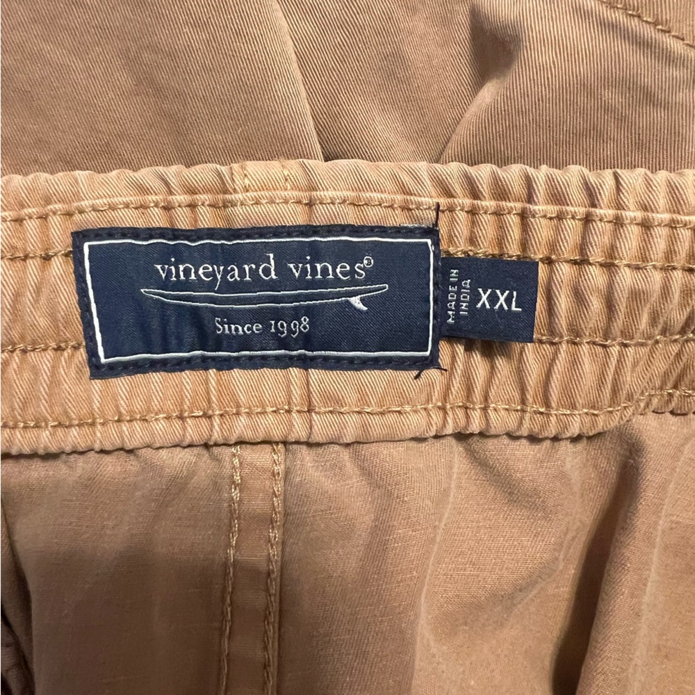 Vineyard Vines NWT khaki shorts - Picture 5 of 8